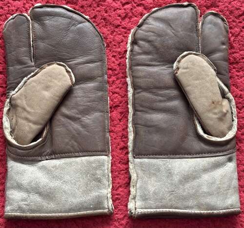 WWII British Military Cold Weather / Dispatch Rider Style Mittens